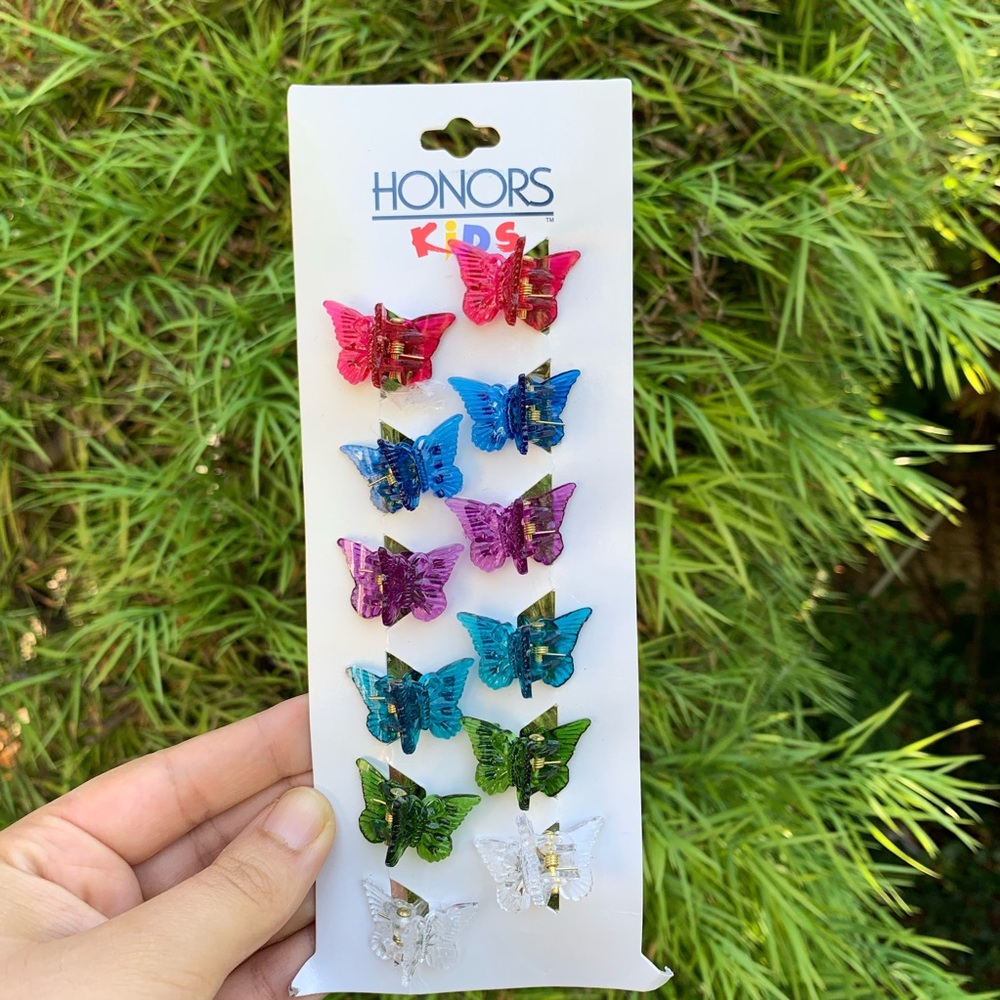 cutie butterfly clips 💗
